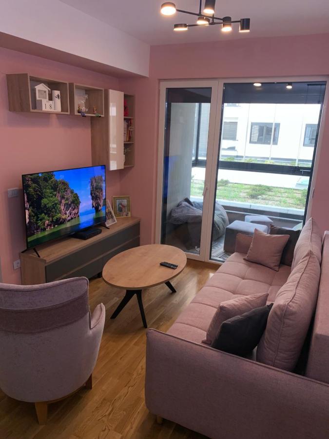 Pink Modern Apartment Skopje Eksteriør billede
