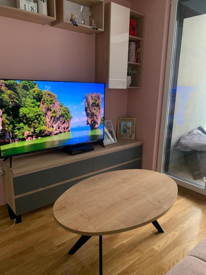 Pink Modern Apartment Skopje Eksteriør billede
