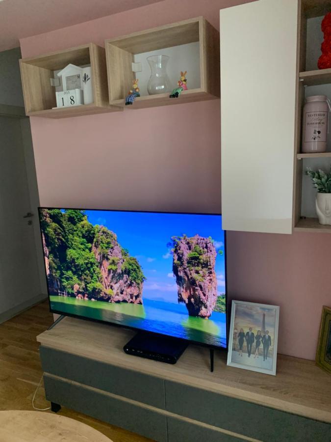 Pink Modern Apartment Skopje Eksteriør billede